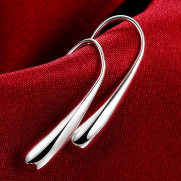Boho Jewelry - Silver Water Drop Hook Earrings! MAKE AN OFFER!!!!